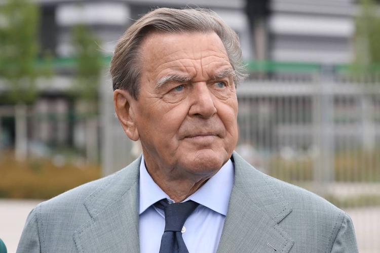 Герхард Шредер раскритиковал предложение "Транснефти"