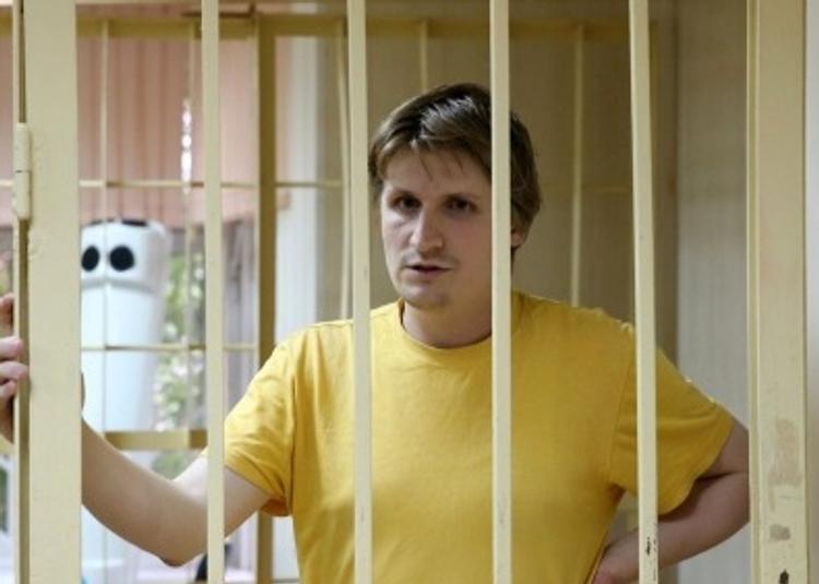 Суд приговорил блогера, который призывал нападать на детей силовиков, к пяти годам колонии