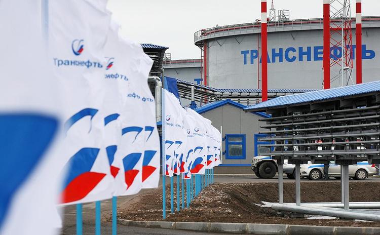 Нефтепроводчики отработали навыки ликвидации утечки нефти на реке Большая Сатка