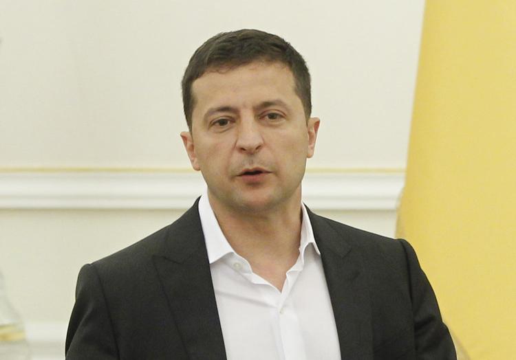 Зеленский отклонил петицию о легализации оружия на Украине
