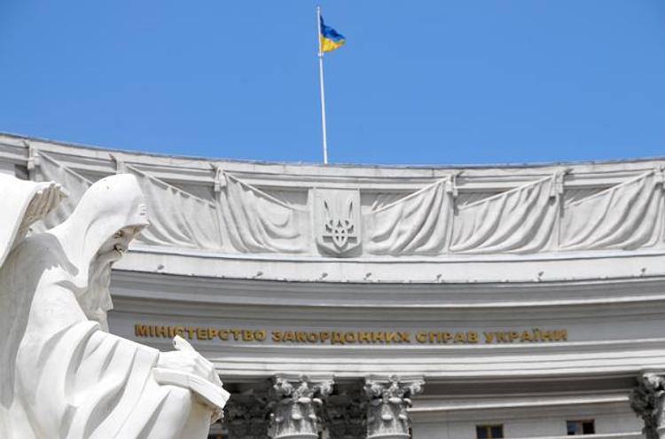 МИД Украины не собирается приостанавливать расторжение договоров с Россией. Проводят глубокую инвентаризацию документов