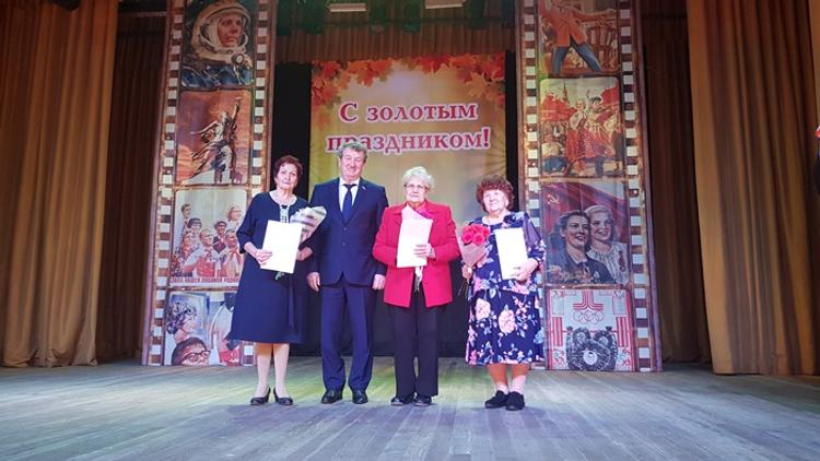 Почетных копейчан поздравил Анатолий Литовченко