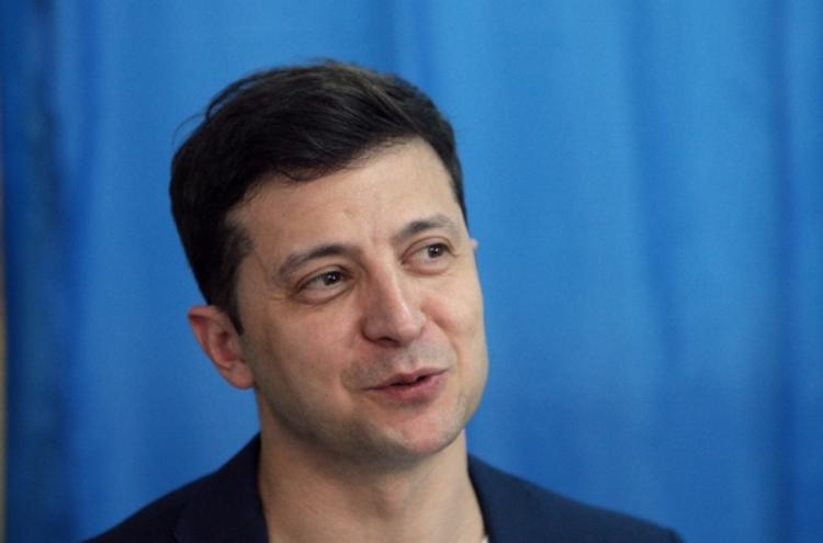 Украина прекратит кровопролитие в Донбассе, не уступая своим принципам, заявили в команде Зеленского