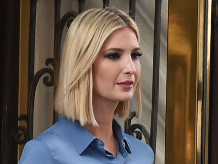 Дочь Дональда Трампа раскритиковали за мятый и нелепый костюм