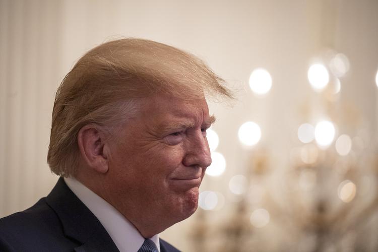 СМИ: Трамп объяснил, почему позвонил Зеленскому