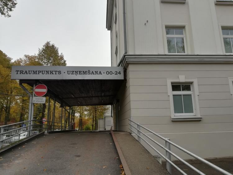 Латвийская медицина: как городские власти «сливают» больницы