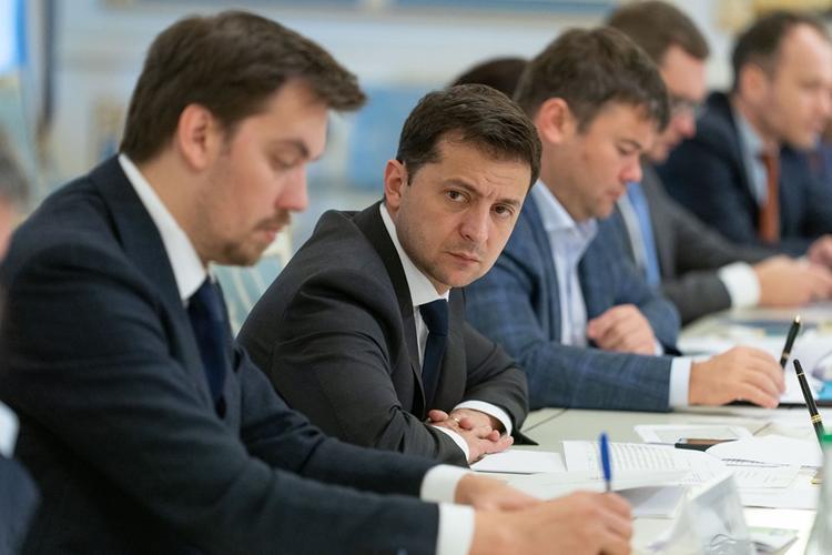 "Вы видели заявления европейских политиков? Они в шоке", - прокомментировал Зеленский мнение Европы о Порошенко
