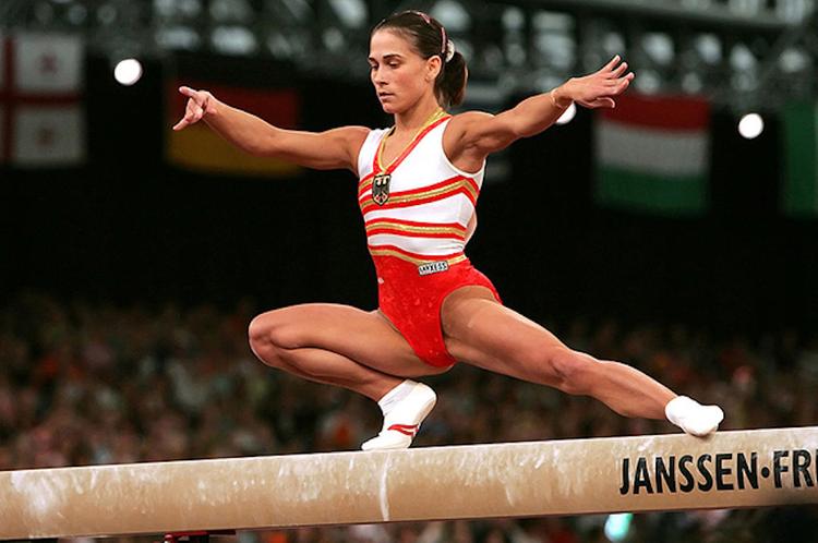 Гимнастка Оксана Чусовитина, olympic-history.ru Гимнастка-рекордсменка Оксана Чусовитина: Меня давно пора занести в Красную книгу