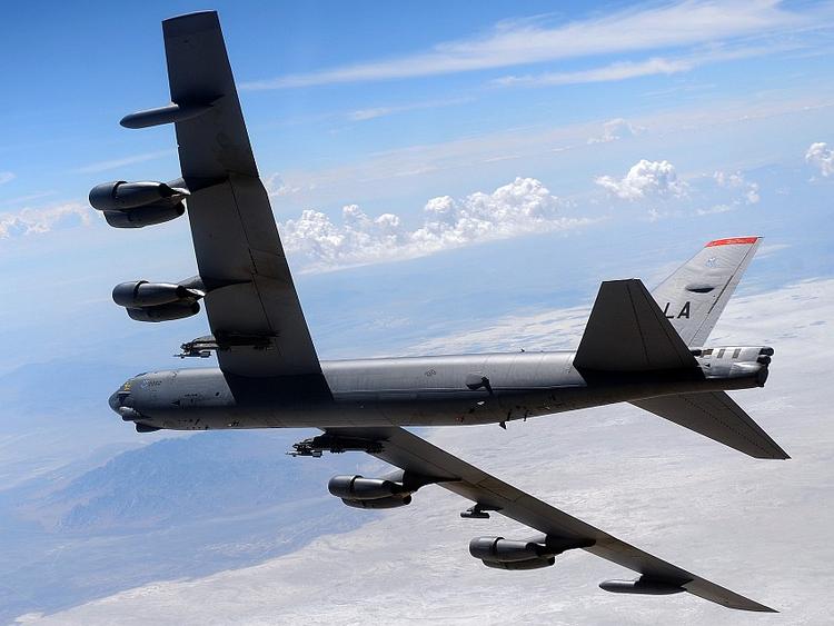 Два американских B-52Н пролетели над резиденцией президента России