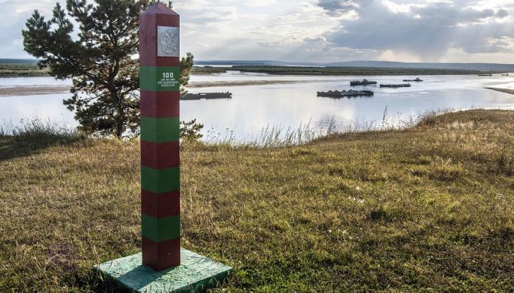 Наворуют денег и бегут за границу