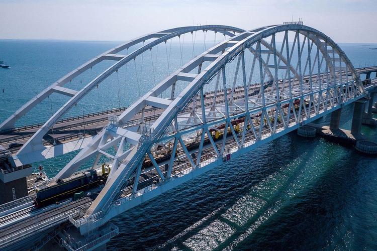 Строители Крымского моста не могут получить свои деньги?