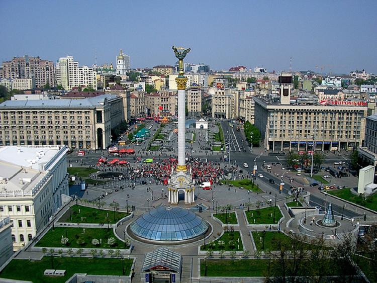 Драка произошла из-за переименования проспекта Бандеры в киевском суде