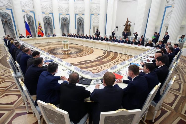 Среди членов Совета при Президенте РФ по развитию гражданского общества и правам человека (СПЧ) — представители общественных организаций, деятели искусства и правозащитники. «За кем пришли в этот раз?»