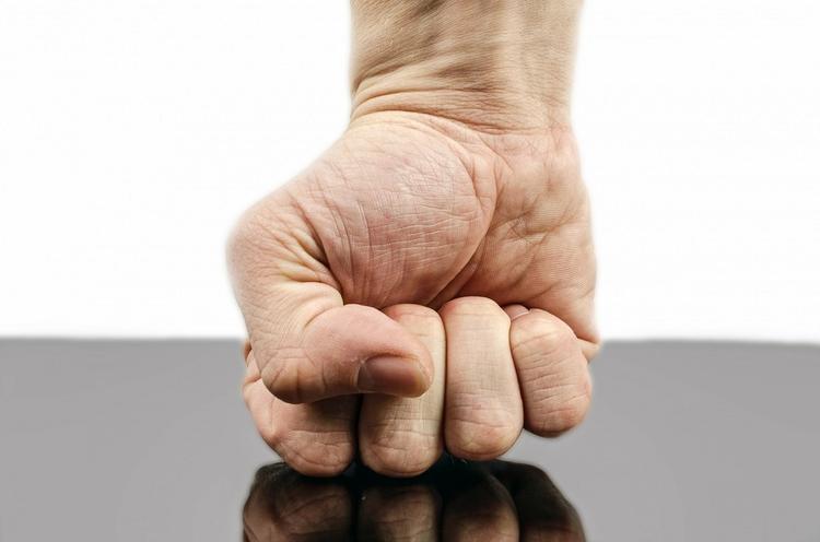 В Ростове-на-Дону мужчину избили за неудачную шутку с бомбой