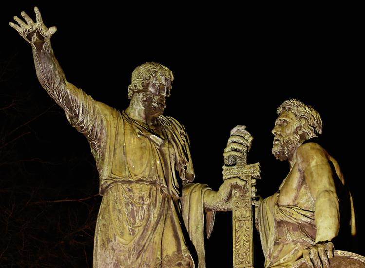 Медведев поздравил граждан России с Днем народного единства