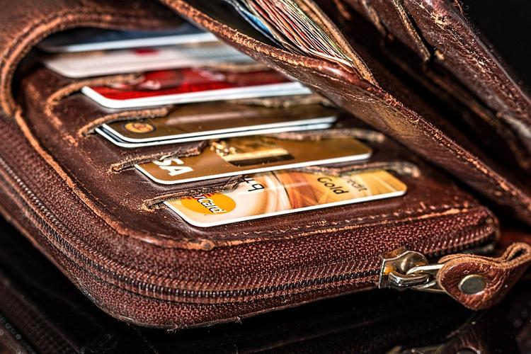 СМИ: несколько европейских банков намерены отказаться от Visa и MasterCard