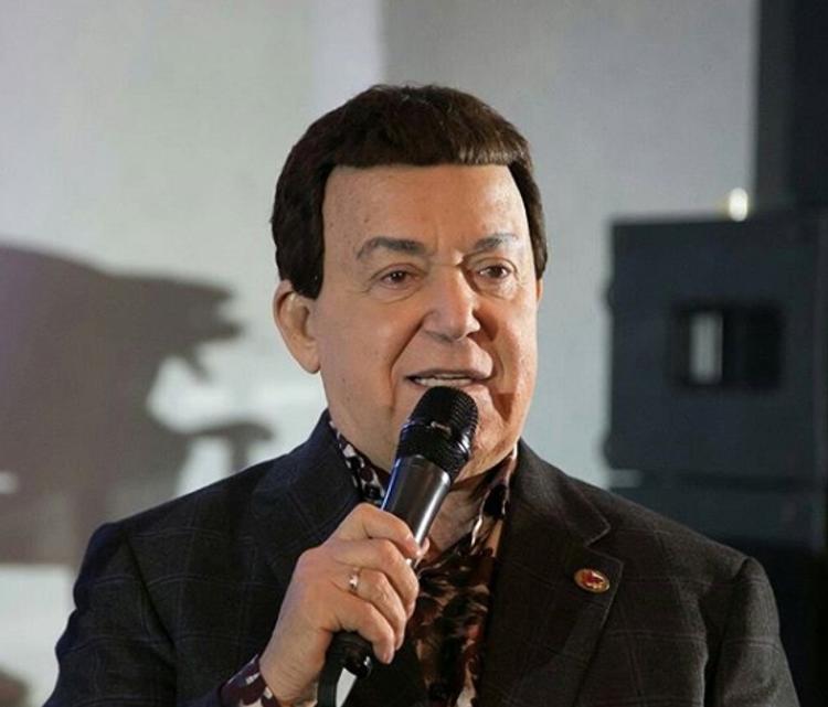 В Госдуме предложили увековечить в памяти известных депутатов, в том числе Иосифа Кобзона