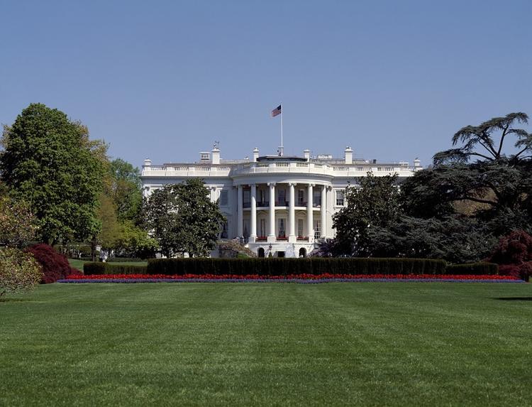 В Белом доме сообщили, что Дональд Трамп не смотрит слушания по импичменту