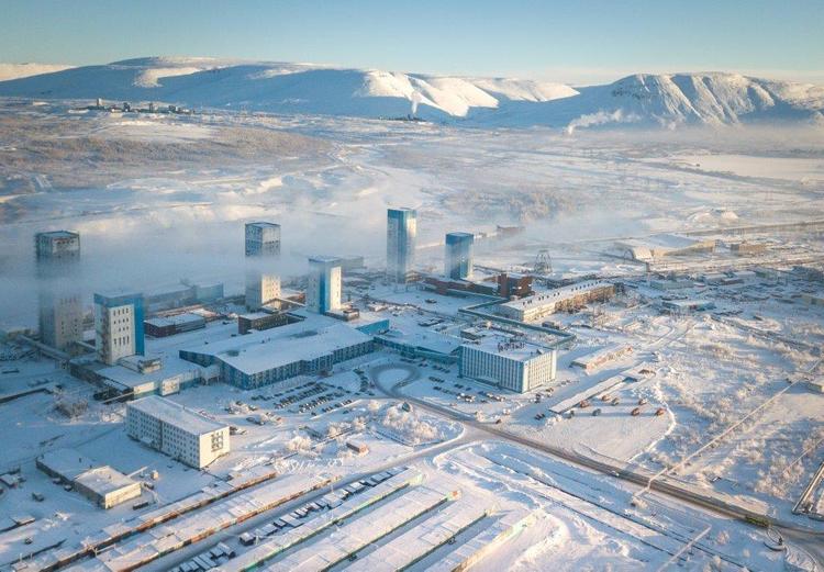 Руководство Норильска получает награды, а горожане задыхаются