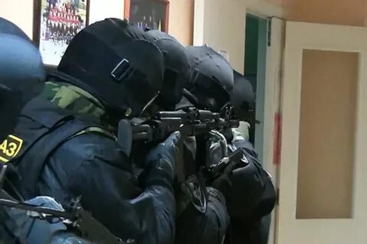Две разные версии. Зачем подполковник Следственного комитета взял в заложники и обещал застрелить свою беременную супругу?