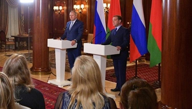 Медведев заявил о трудностях интеграции Белоруссии и России
