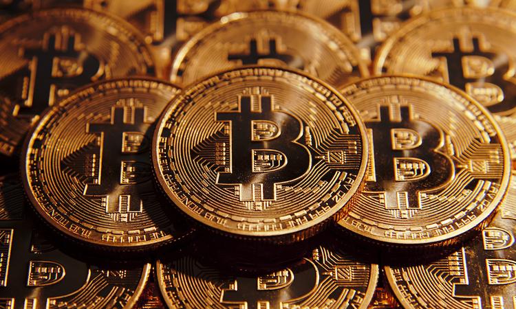 Криптовалюта биткоин: выгодно или рискованно?