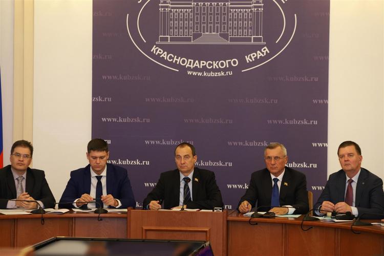 Депутаты обсудили вопросы организации питания школьников