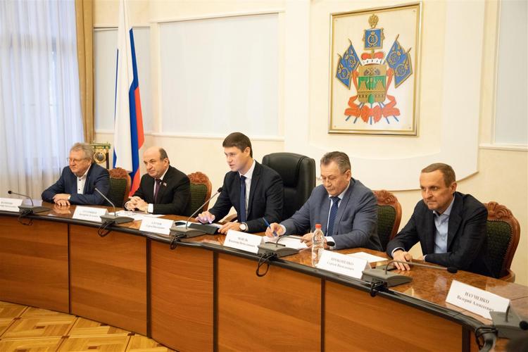 В ЗСК стартовали торжественные мероприятия в честь 25-летия парламента