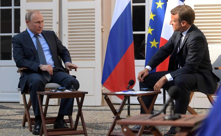 План Макрона: дружить с Россией и править Европой
