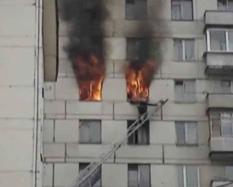 В одесском колледже разгорелся пожар: из здания происходит эвакуация людей
