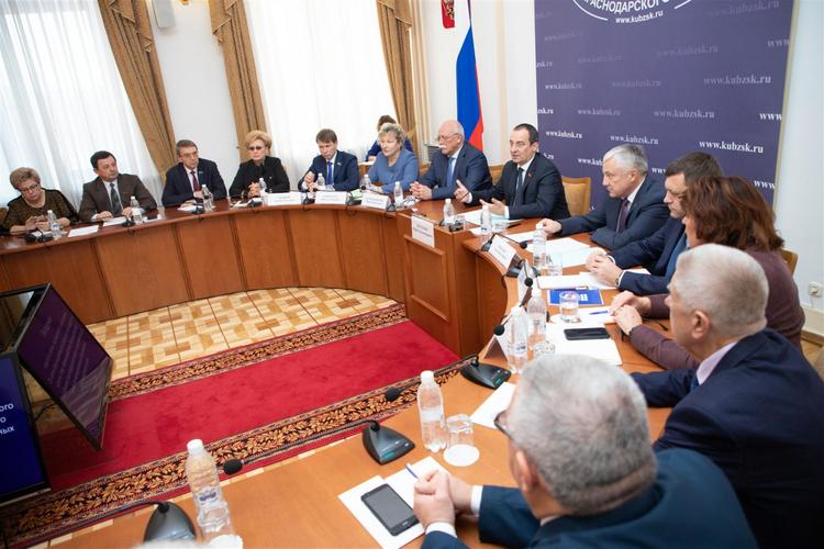 Депутаты ЗСК и муниципалитетов обсудили перспективы взаимодействия