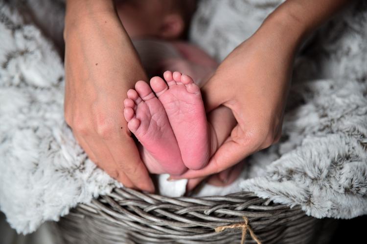 В Москве задержали девушку, которая била 2-летнюю дочь на протяжении часа
