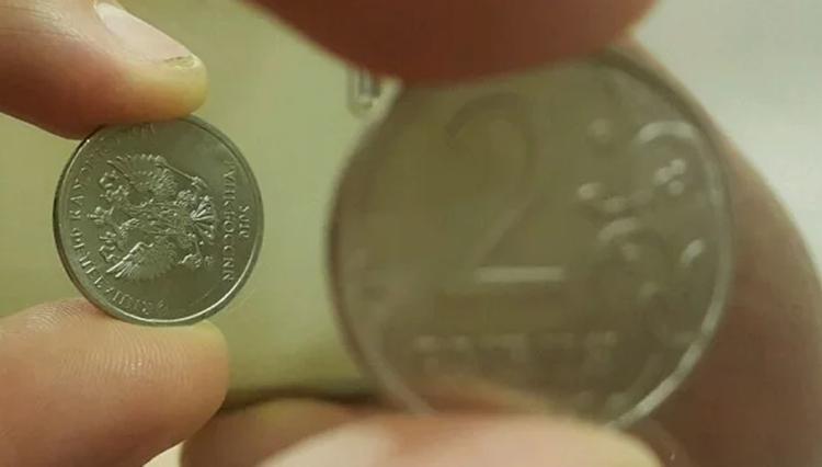 В Питере продают монету 2 рубля за миллиард