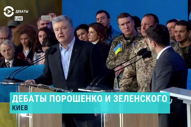 В Париже подловили Порошенко на том, что он критикует Зеленского за свои же инициативы