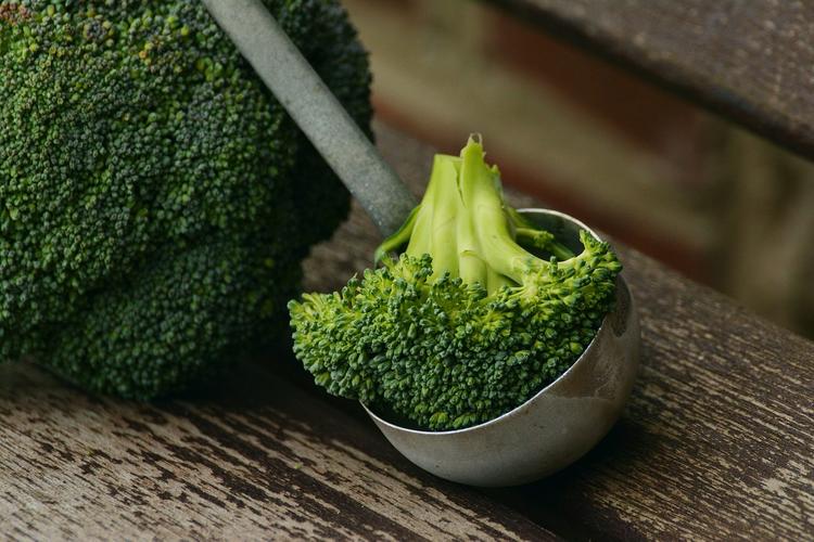 Ученые рассказали, какие продукты помогают курильщикам снизить число мутаций