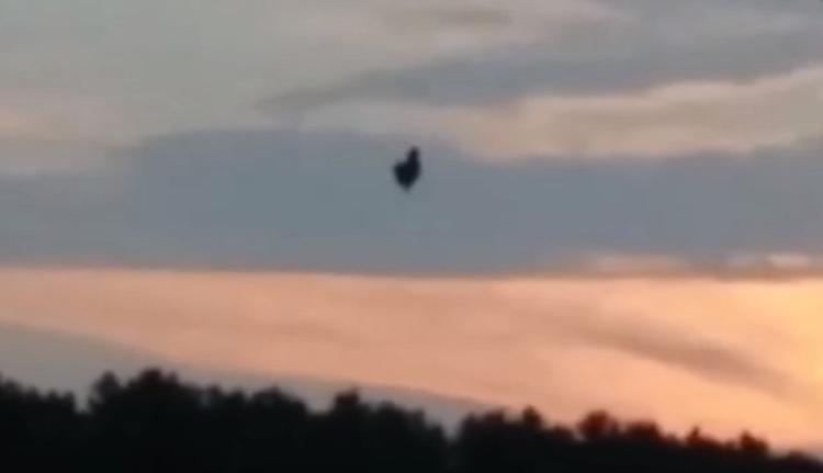 В американском штате Нью-Йорк на видео попал черный НЛО