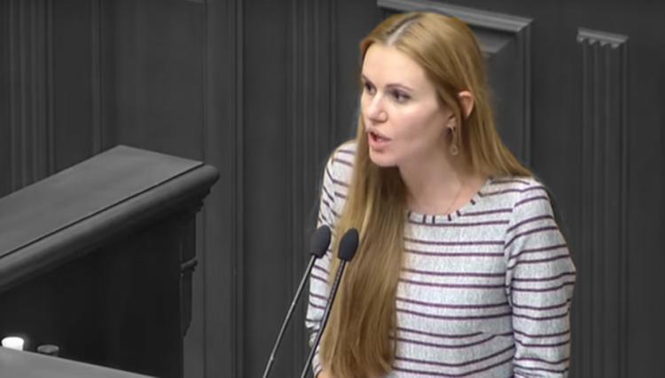 Украинский депутат затруднилась ответить на вопрос о принадлежности Крыма?