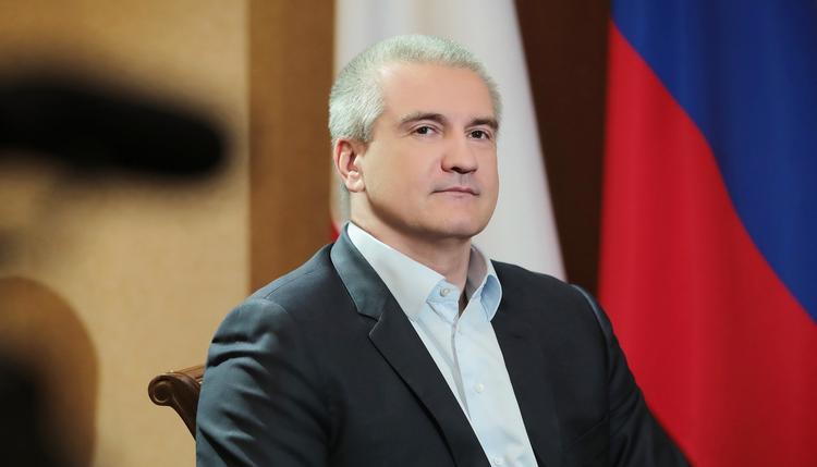 Глава Крыма Аксенов высказался по поводу факельного шествия на Украине в честь Бандеры