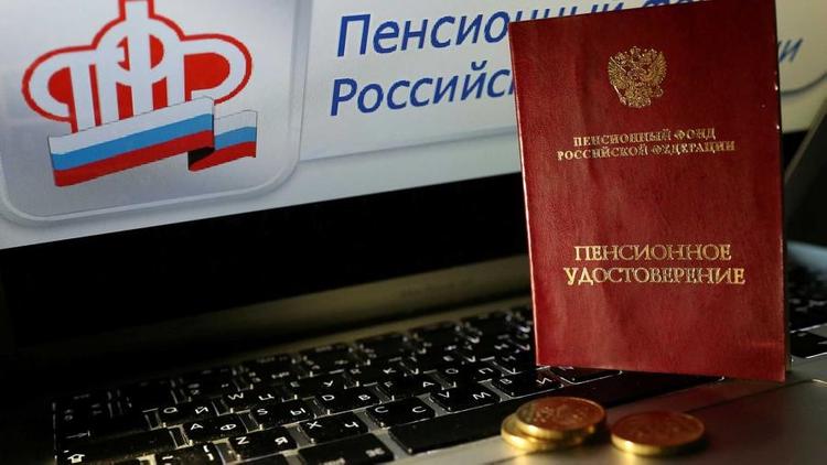 Пенсионный фонд потерял несколько лет из трудовой истории россиян. В выписках – значительные пробелы