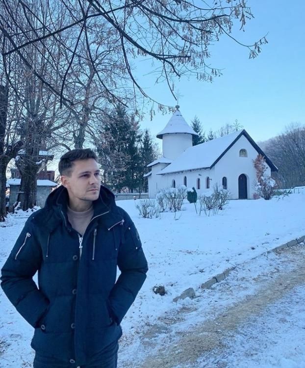 Актер Милош Бикович примерил необычный образ