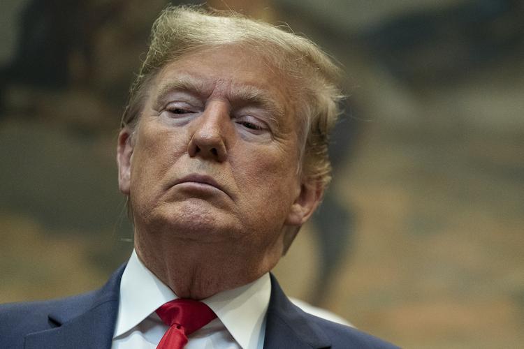 Трамп поддержал протестующих в Иране публикацией на фарси