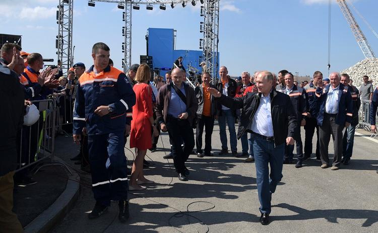 Стало известно о попытке Украины устроить теракт на Крымском мосту перед проездом Путина