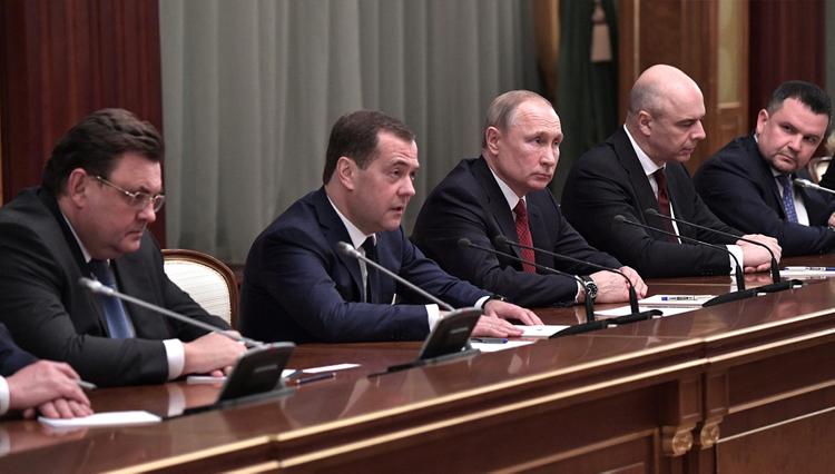 Путин подписал указ об отставке правительства
