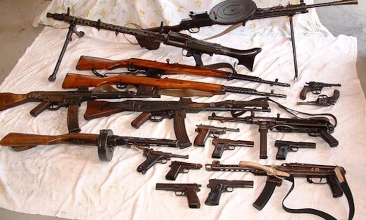 В Севастополе будут судить мужчин, хранивших боевой арсенал времён войны