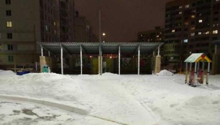 В Татарстане переругались из-за отказа отца ребенка почистить снег на веранде в детском саду