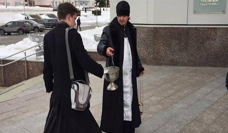 Освящение от «коррупции, взяточничества и мракобесия» не понравилось главе Чувашии, он начал «мочить» журналистов и подставил РПЦ