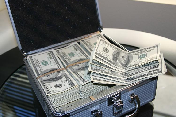 Новый лидер списка богатейших людей мира заработал $117 млрд
