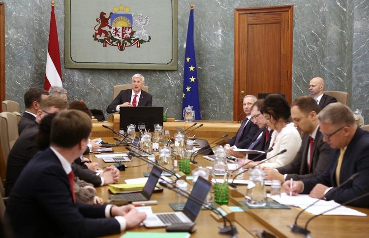 Премьер-министр Латвии: Мы сейчас не можем гордиться демографическими показателями