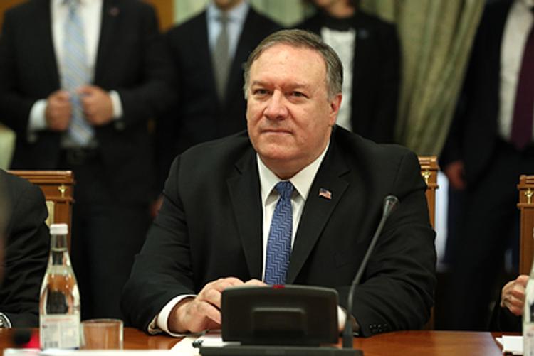 США поддерживают свободу выбора Казахстана, но Помпео убеждает в выгоде сотрудничества с американскими компаниями