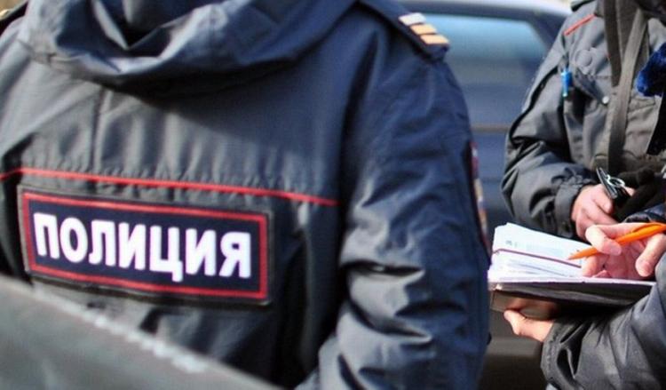 В МВД объяснили, зачем полицейский ударил девушку в живот